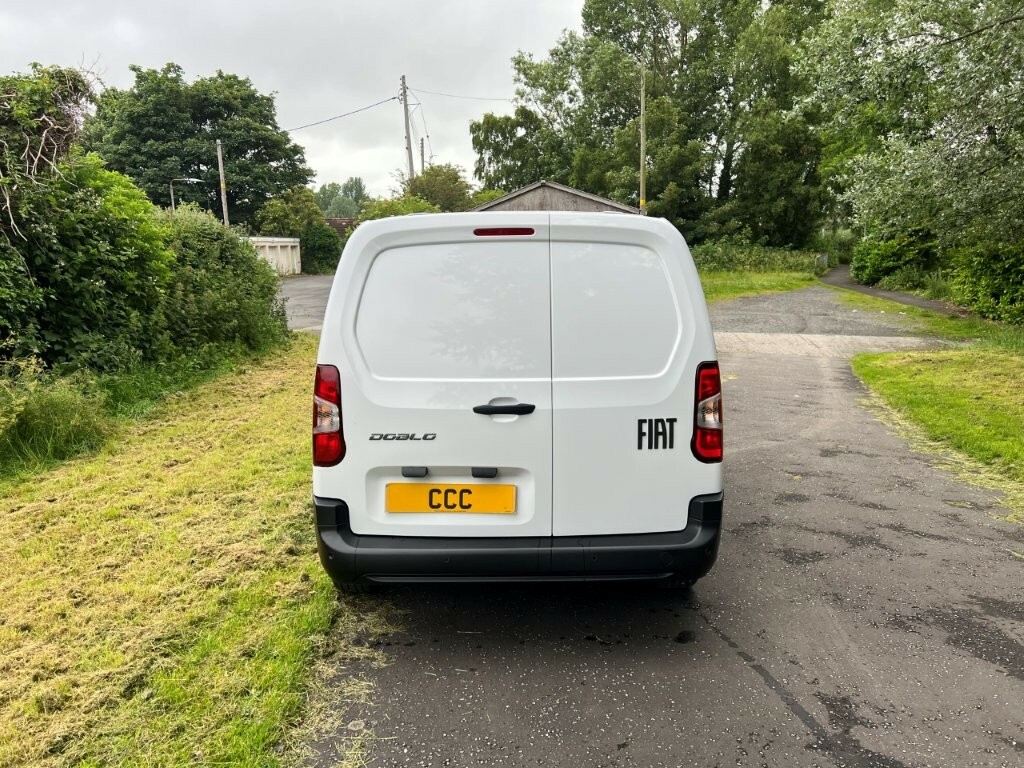 Fiat Doblo 1.5 Multijet3 1000Kg Combi Double Cab 100 L2 5 White #4
