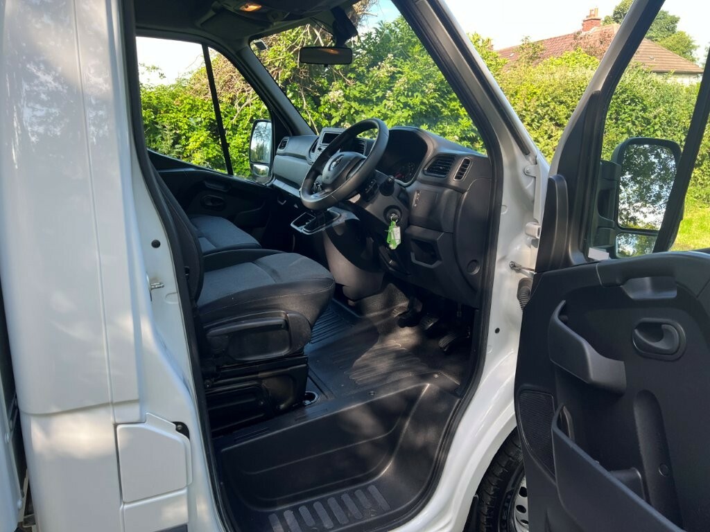 Renault Master 2.3 Dci Energy 35 Buisness Fwd 145 Luton With Ta White #6