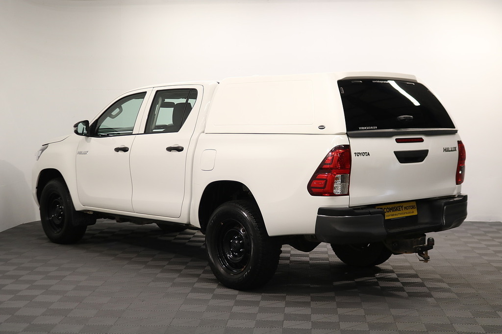 Toyota HILUX D-4d Active YG22SXO White #4