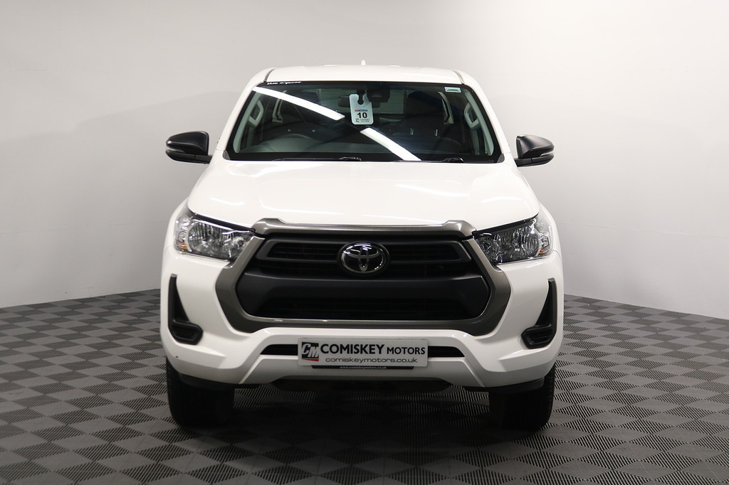 Toyota HILUX D-4d Active YG22SXO White #2