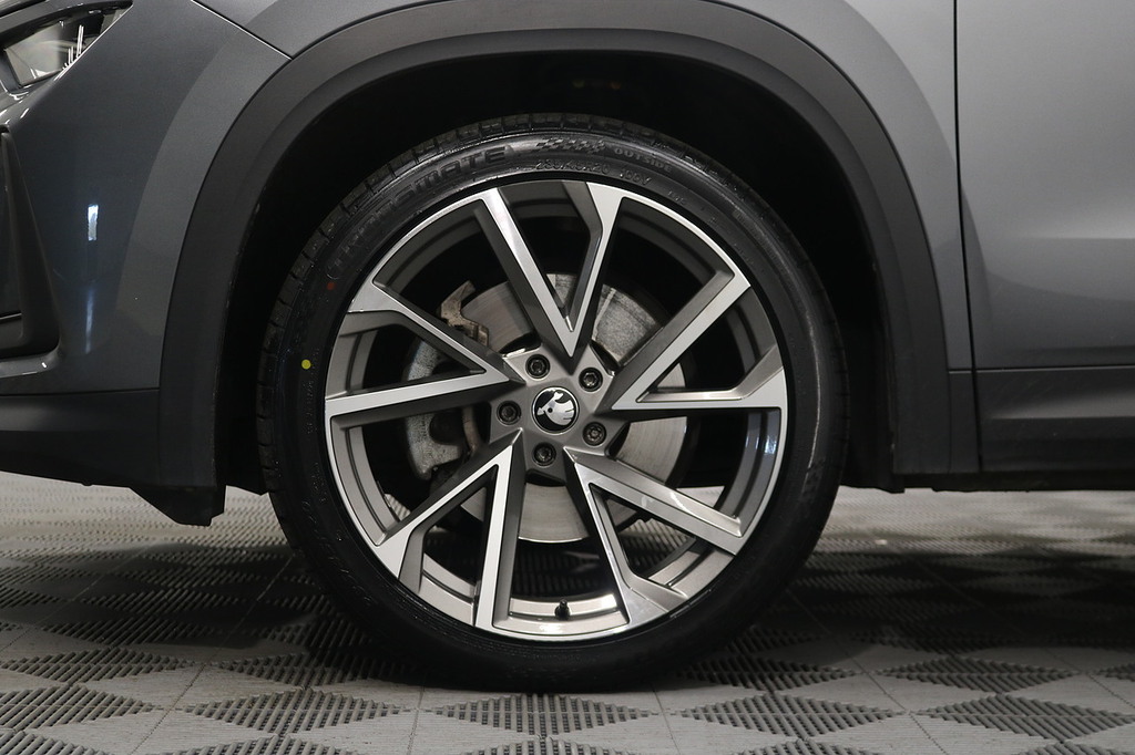 Skoda Kodiaq Se L White #8