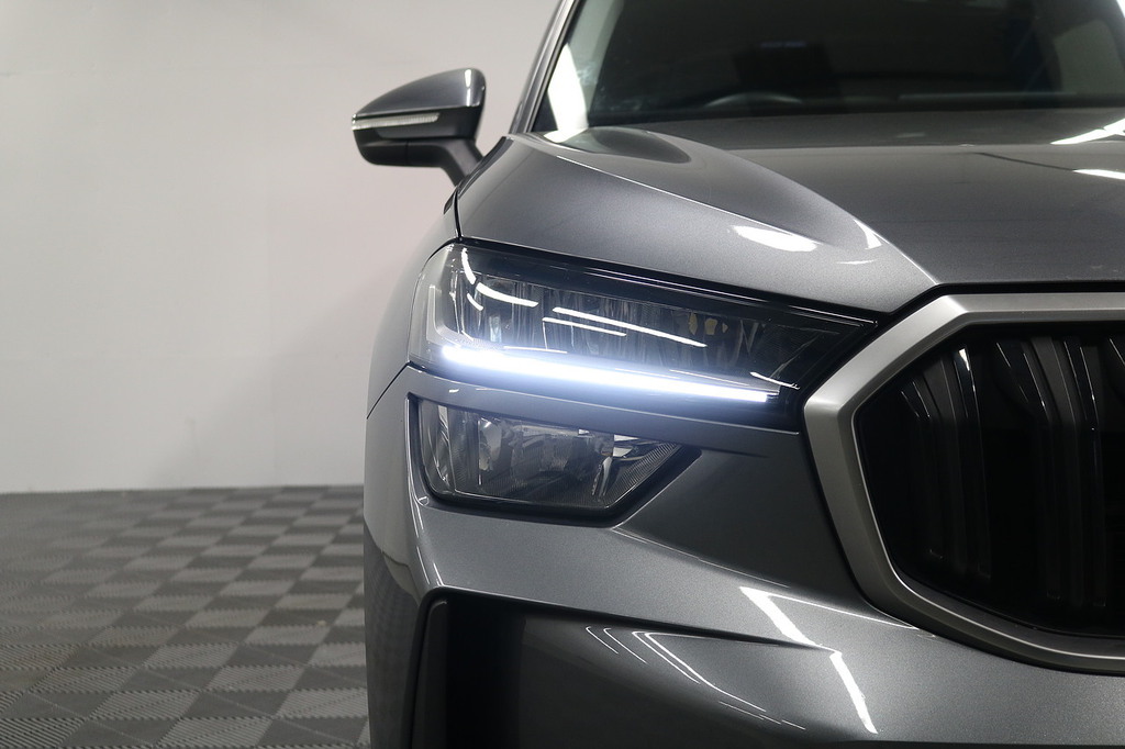 Skoda Kodiaq Se L White #9