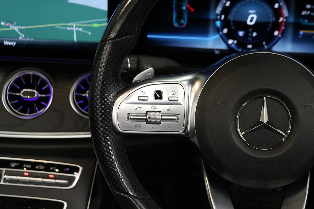 Mercedes-Benz E Class E220d Amg Line Premium Plus 9G-tronic Green #20
