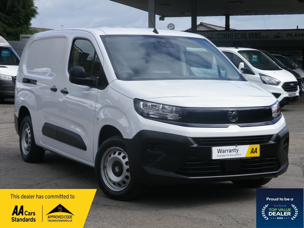 Vauxhall Combo Combi Van 1.5 Combo Crewvan XL Prime 1.5D 100 Ss White