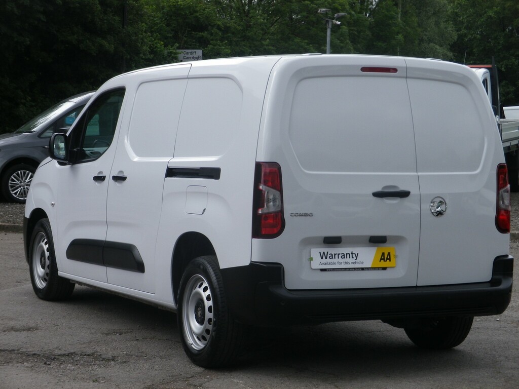 Vauxhall Combo Combi Van 1.5 Combo Crewvan XL Prime 1.5D 100 Ss DN24ZZK White #3