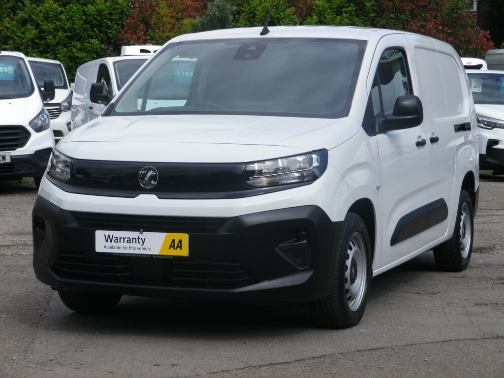 Vauxhall Combo Combi Van 1.5 Combo Crewvan XL Prime 1.5D 100 Ss DN24ZZK White #2