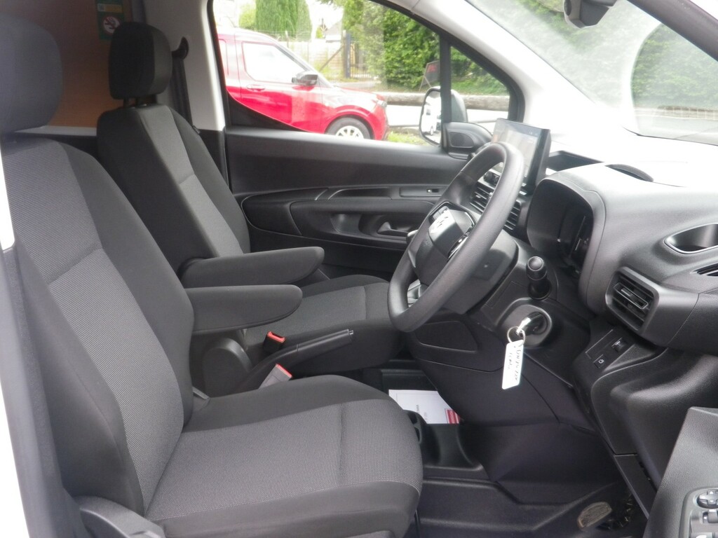 Vauxhall Combo Combi Van 1.5 Combo Crewvan XL Prime 1.5D 100 Ss DN24ZZK White #5