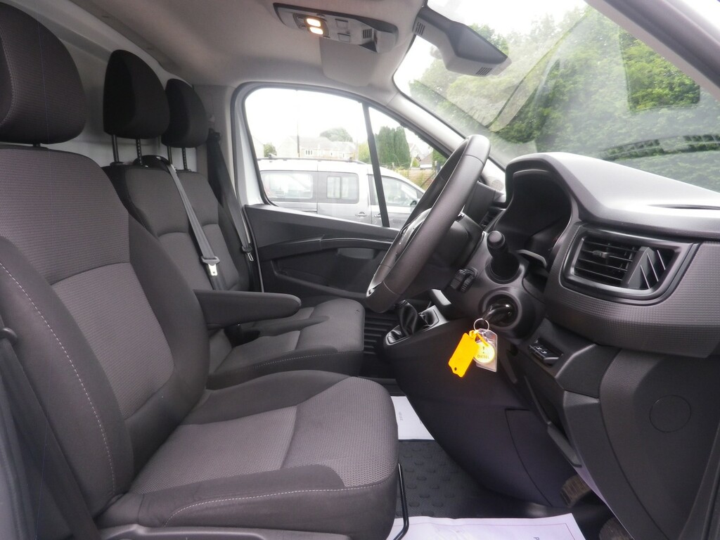 Renault Trafic Panel Van 2.0 Sl28 Blue Dci 130 Business Panel Van HN23JVM White #5