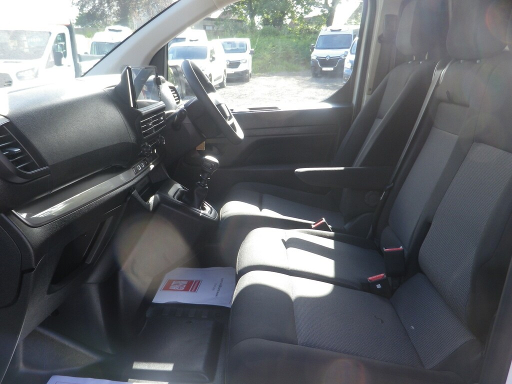 Vauxhall Vivaro Panel Van 2.0 Vivaro Panelvan L2 Pro 2.0Td 145 Mt6 DT24YJJ White #6