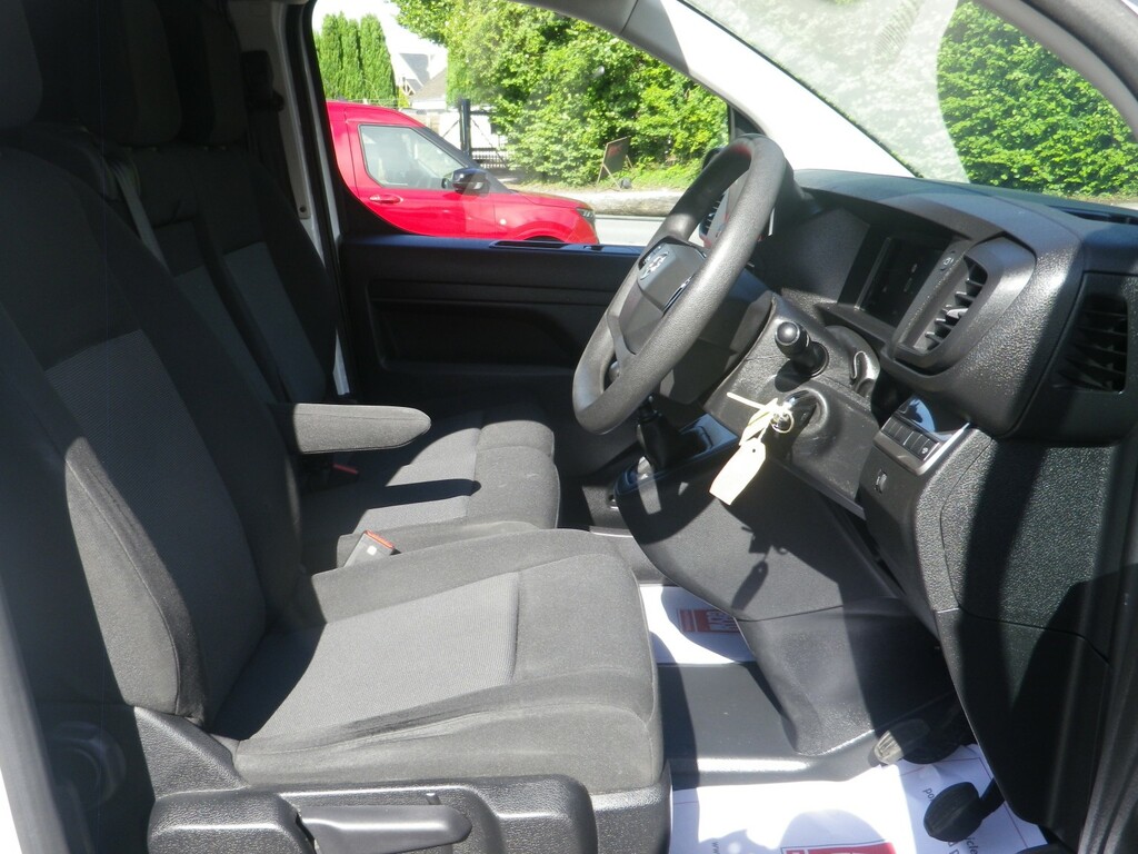 Vauxhall Vivaro Panel Van 2.0 Vivaro Panelvan L2 Pro 2.0Td 145 Mt6 DT24YJJ White #5