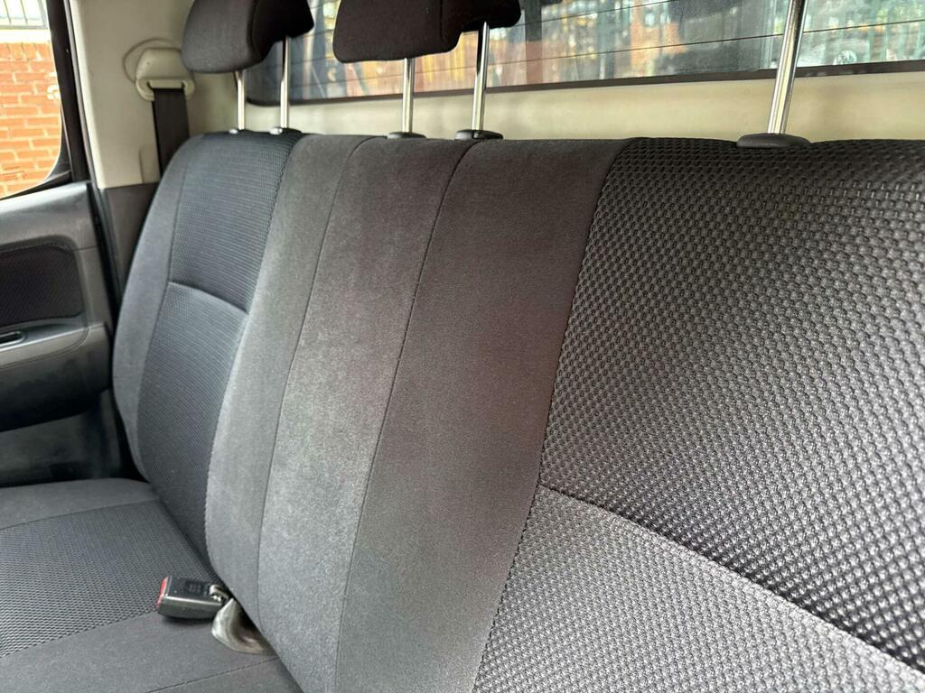 Toyota HILUX Active 4X4 D-4d Sc White #19
