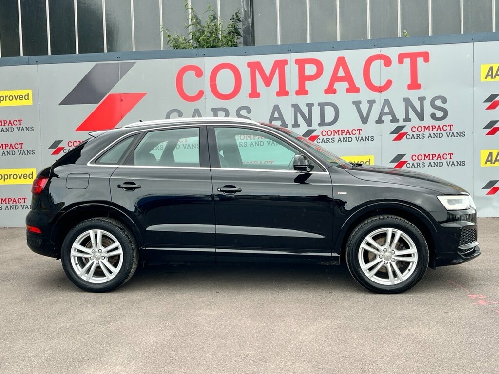 Audi Q3 2L S Line Edition Black #4