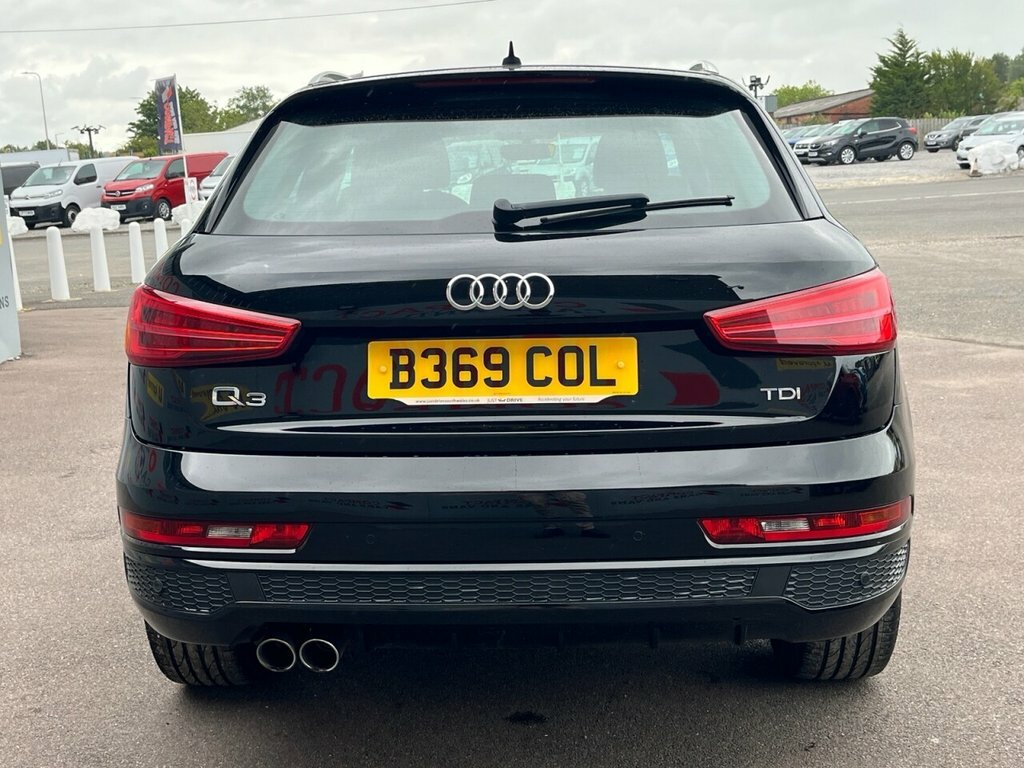 Audi Q3 2L S Line Edition Black #6