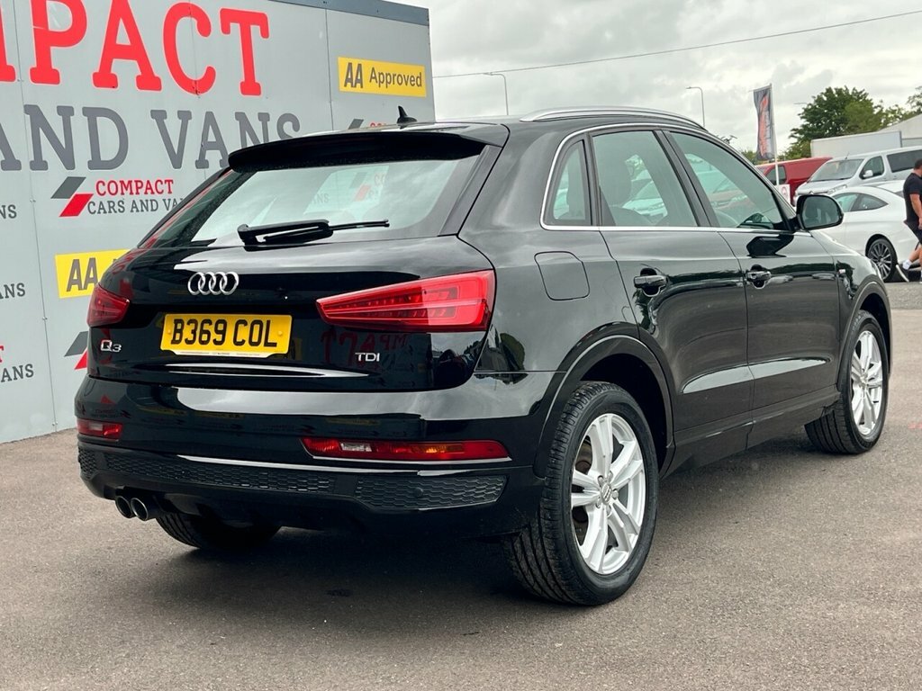 Audi Q3 2L S Line Edition Black #5