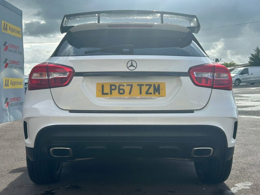 Mercedes-Benz GLA Class 2.1L Amg Line White #6