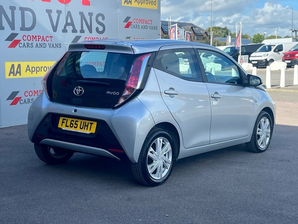 Toyota Aygo 1L X-pression Silver #4