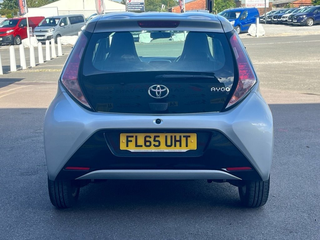 Toyota Aygo 1L X-pression Silver #5
