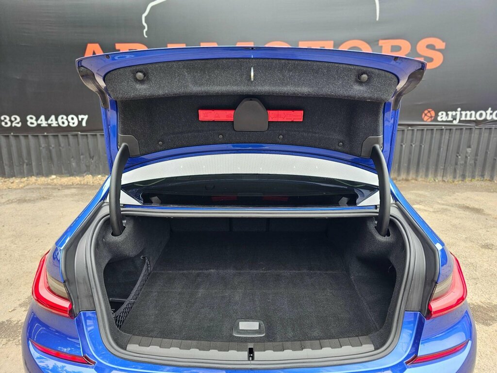 BMW 3 Series 330E Se Pro Step Black #32