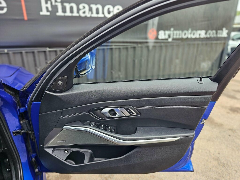 BMW 3 Series 330E Se Pro Step Black #35