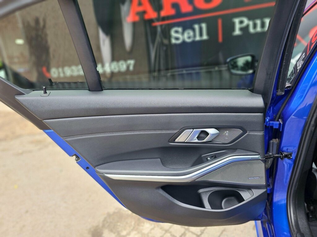 BMW 3 Series 330E Se Pro Step Black #33
