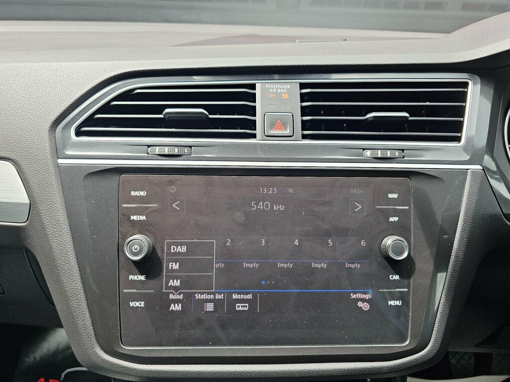Volkswagen Tiguan Se Navigation Red #25
