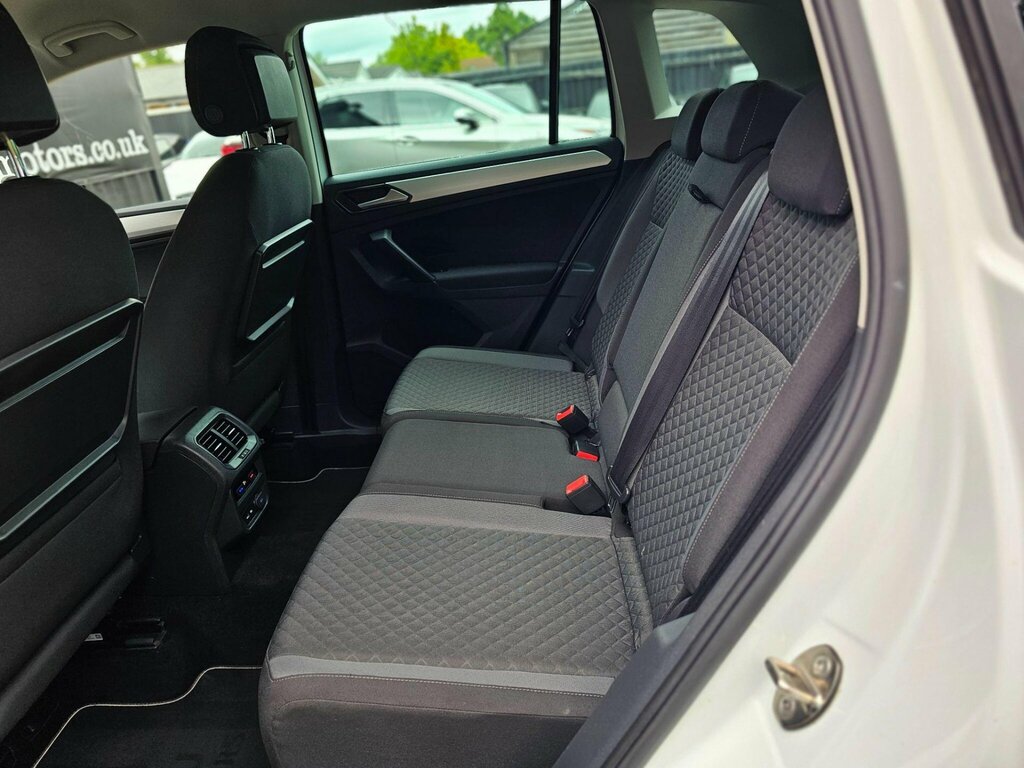 Volkswagen Tiguan Se Navigation Red #36