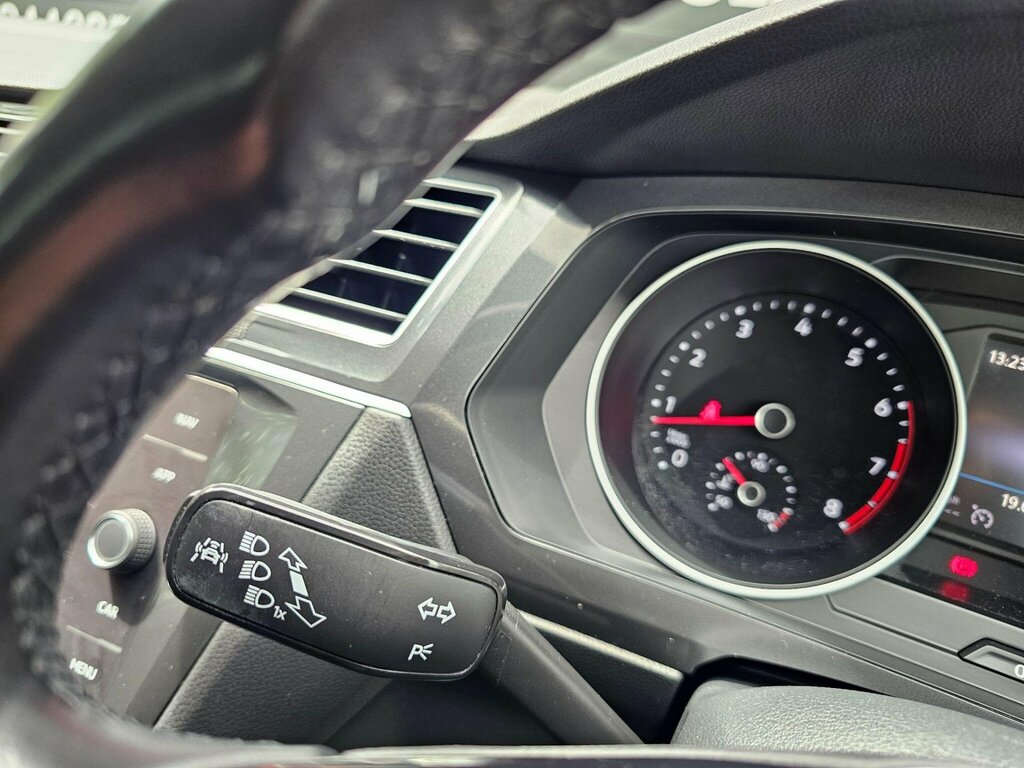 Volkswagen Tiguan Se Navigation Red #41