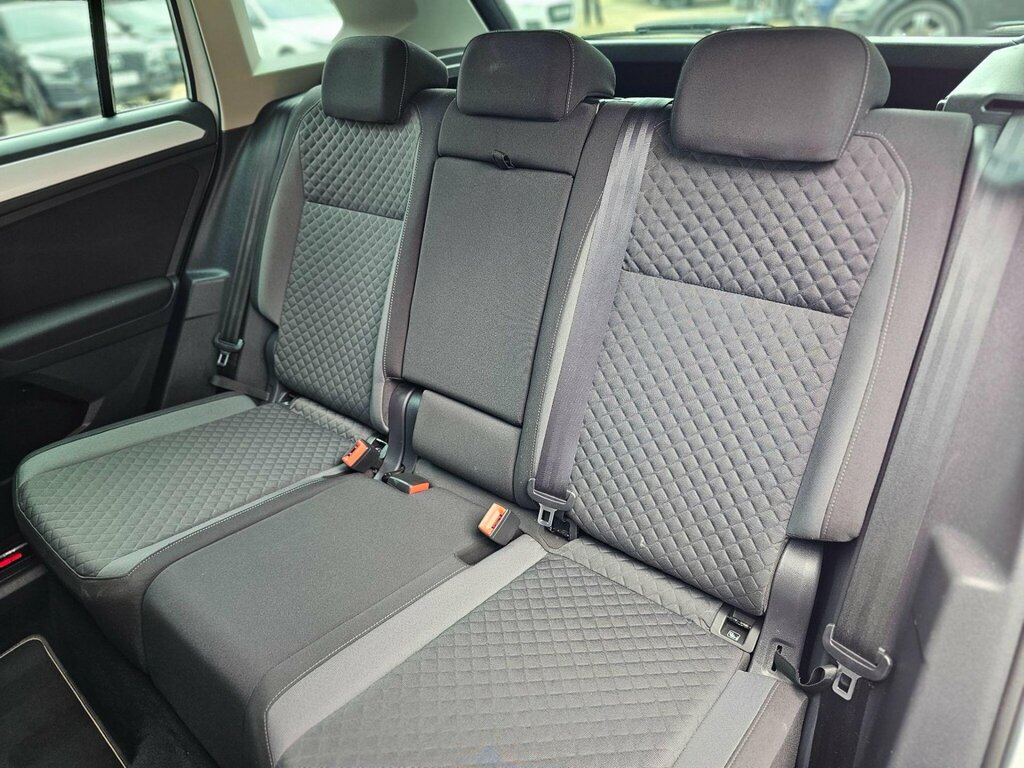 Volkswagen Tiguan Se Navigation Red #16
