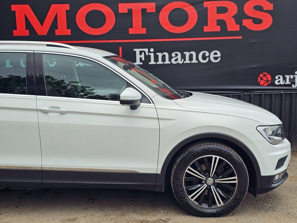 Volkswagen Tiguan Se Navigation Red #21