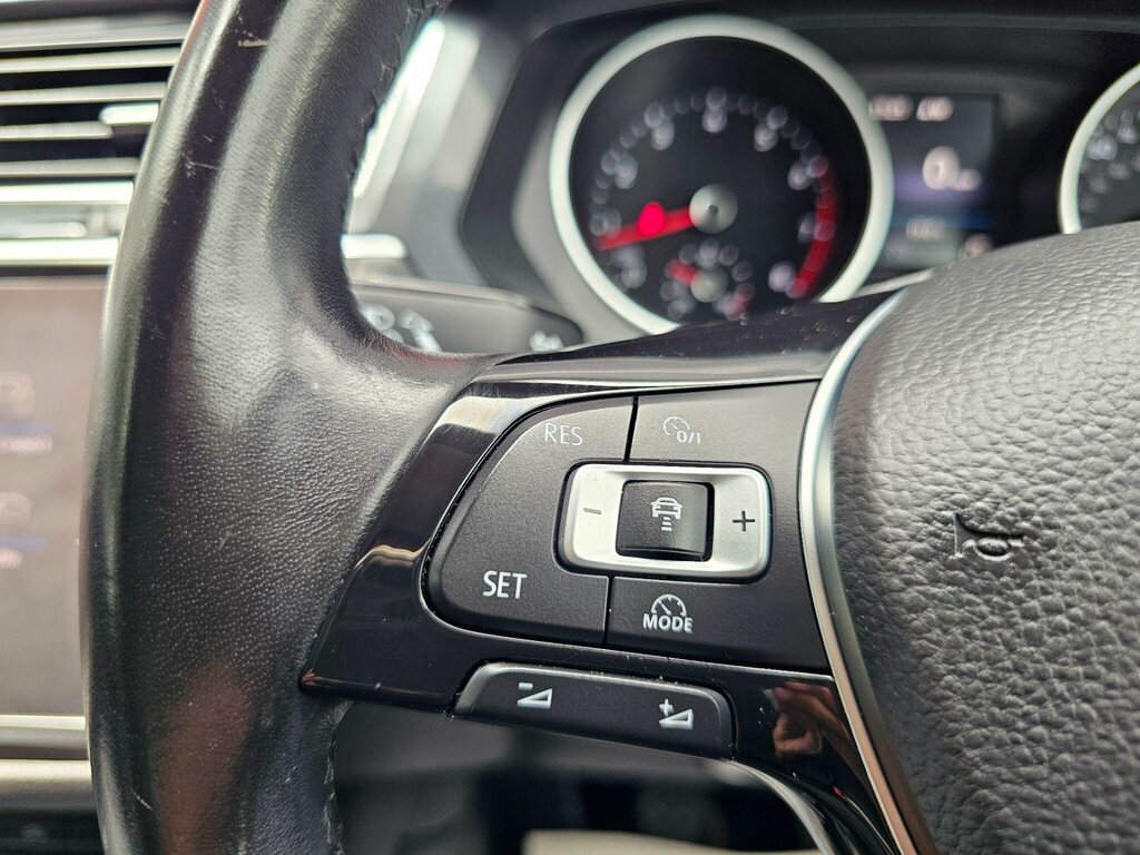 Volkswagen Tiguan Se Navigation Red #29