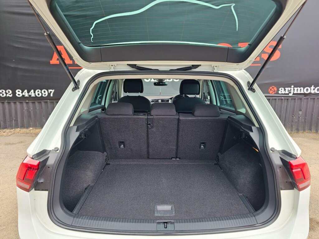 Volkswagen Tiguan Se Navigation Red #30