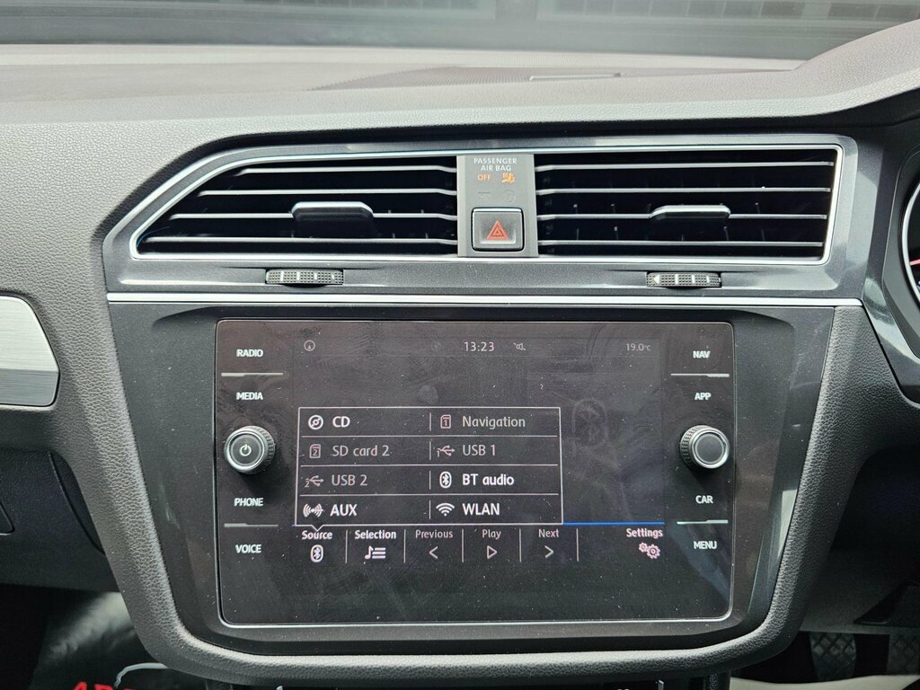 Volkswagen Tiguan Se Navigation Red #23