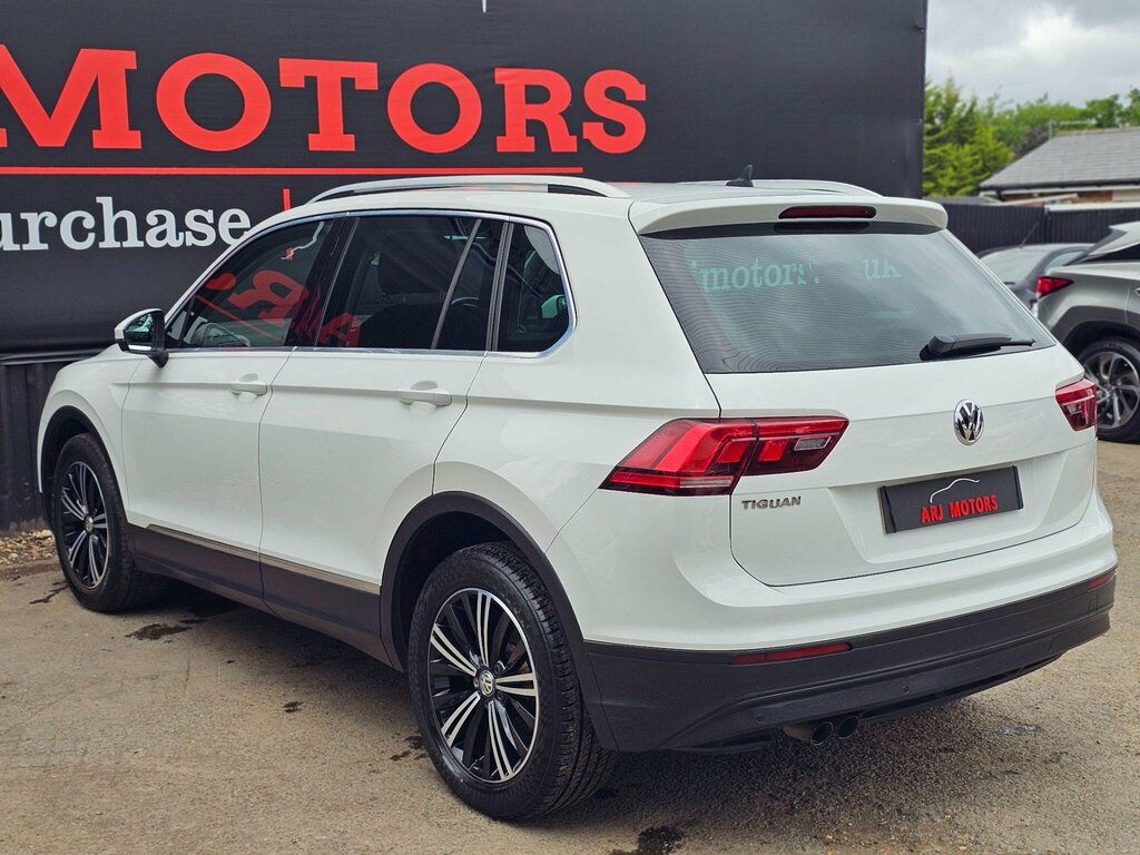 Volkswagen Tiguan Se Navigation Red #7