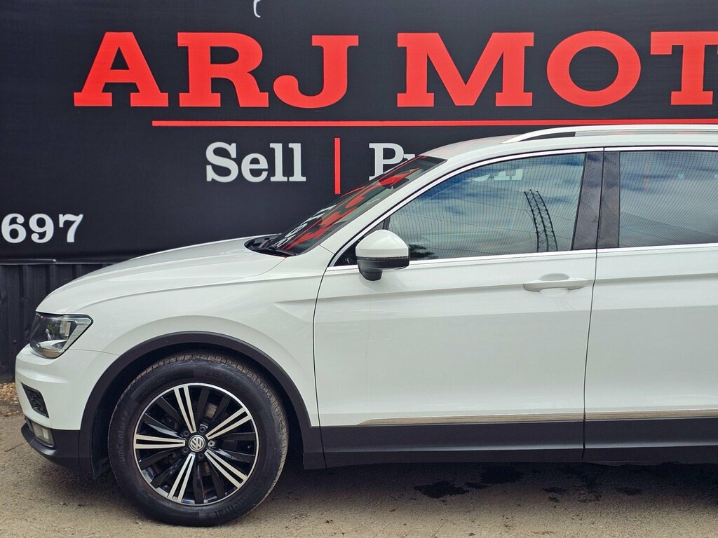 Volkswagen Tiguan Se Navigation Red #27