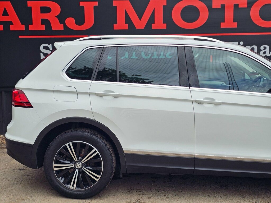 Volkswagen Tiguan Se Navigation Red #15