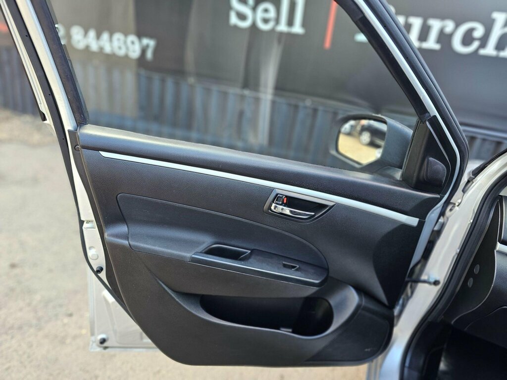 Suzuki Swift 1.2 Sz3 Hatchback White #38