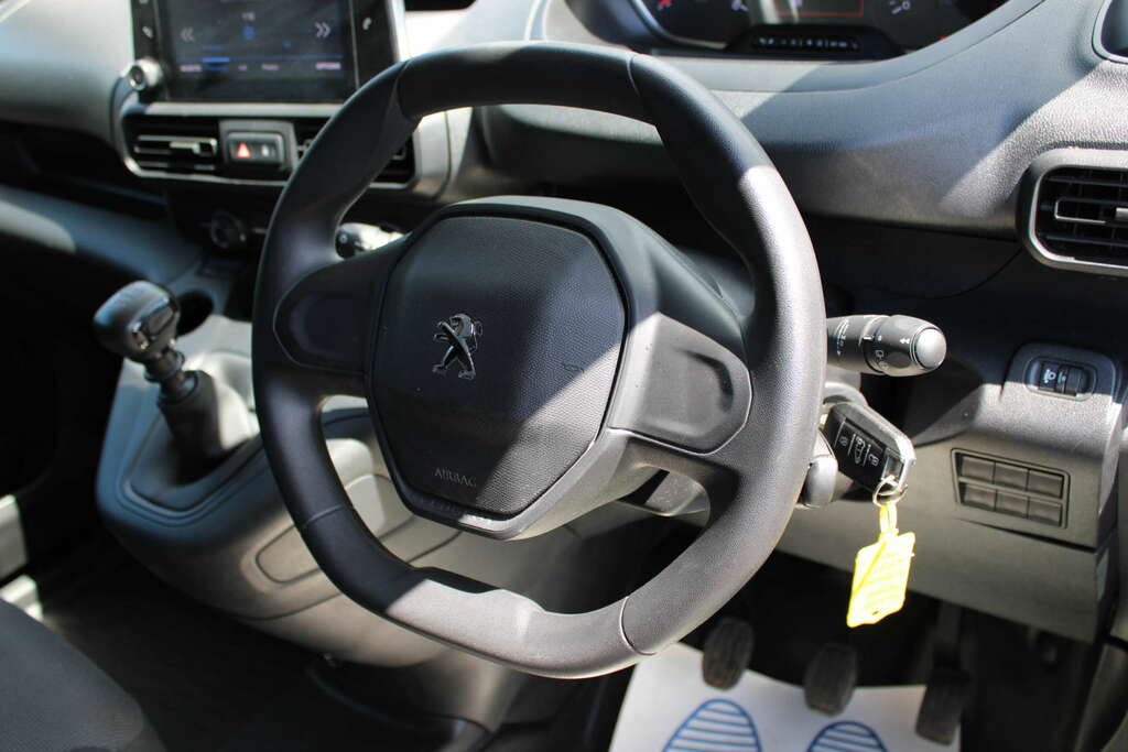 Peugeot Partner 1.5 Partner Professional Premium Bhdi WP23HKU White #2