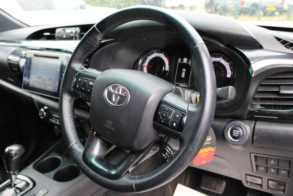 Toyota HILUX 2.4 Hi-luxury Invincible X D-4d 4Wd Double Cab Aut MX19NKU Black #6