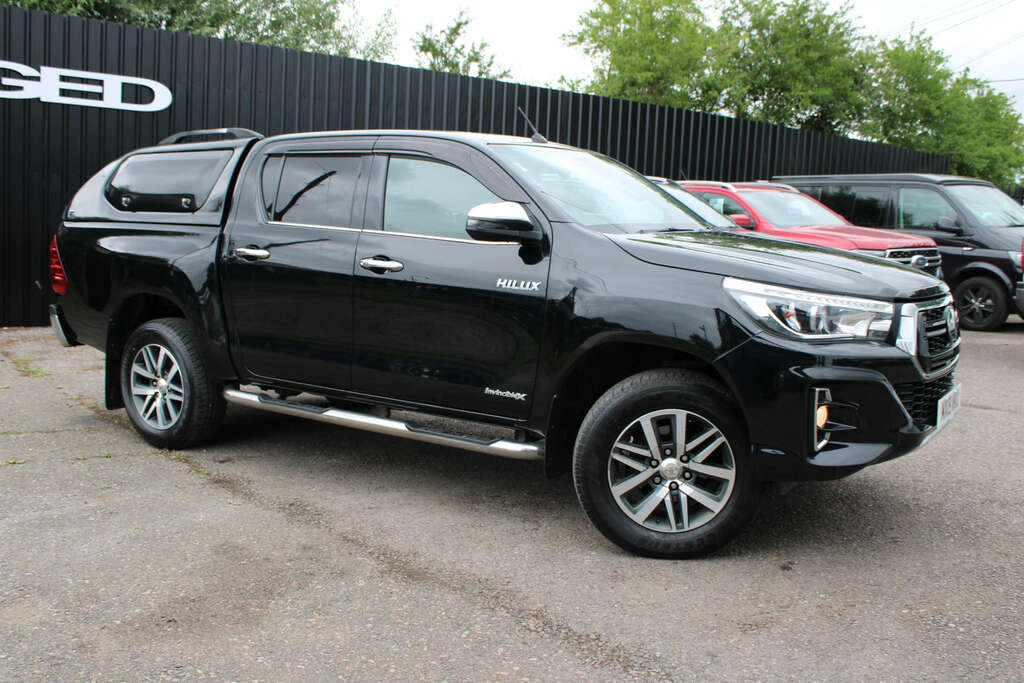 Toyota HILUX 2.4 Hi-luxury Invincible X D-4d 4Wd Double Cab Aut Black