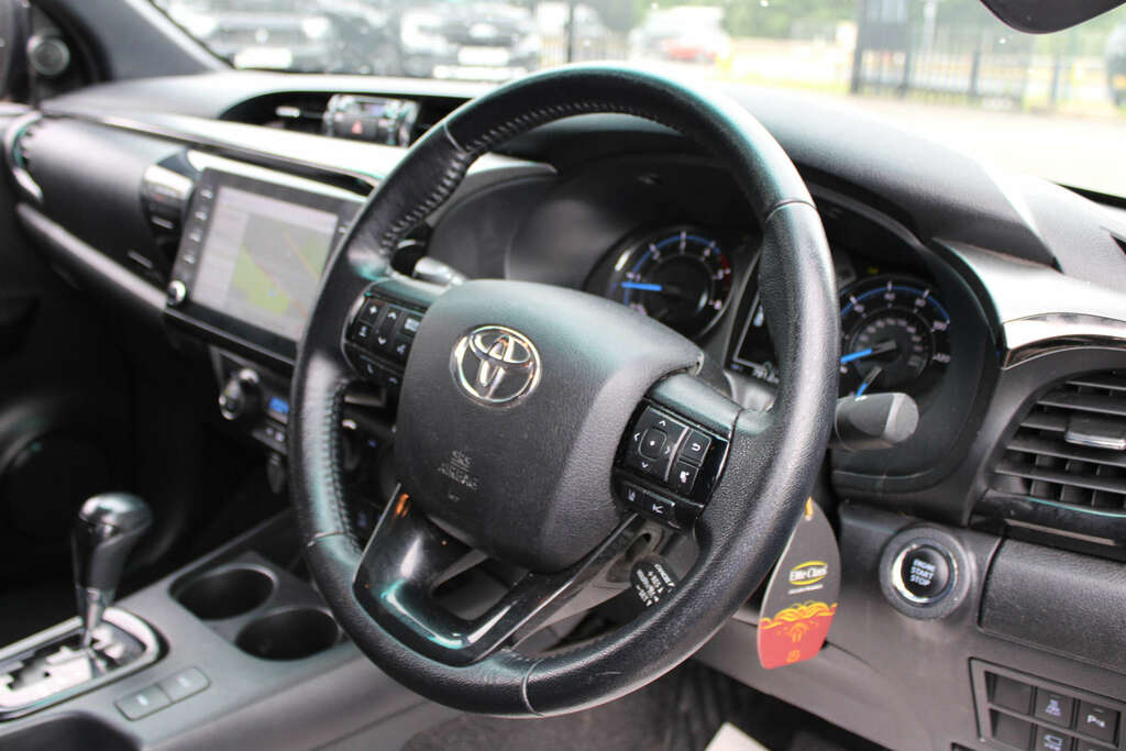 Toyota HILUX 2.8 Hi-luxury Invincible X D-4d 4Wd Double Cab Aut Brown #4