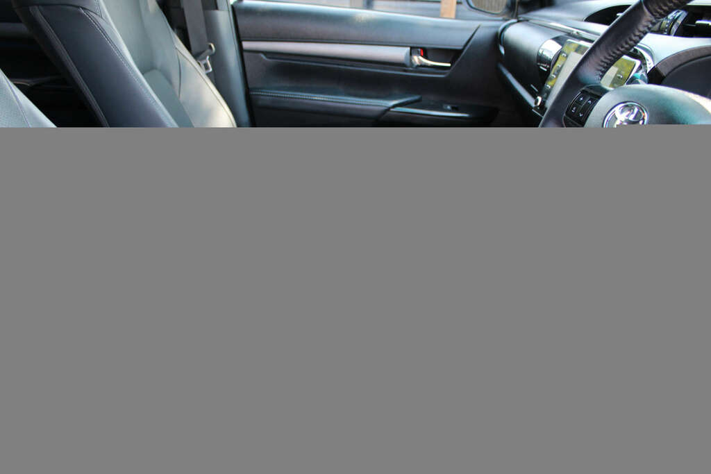 Toyota HILUX 2.8 Hi-luxury Invincible X D-4d 4Wd Double Cab Aut White #4