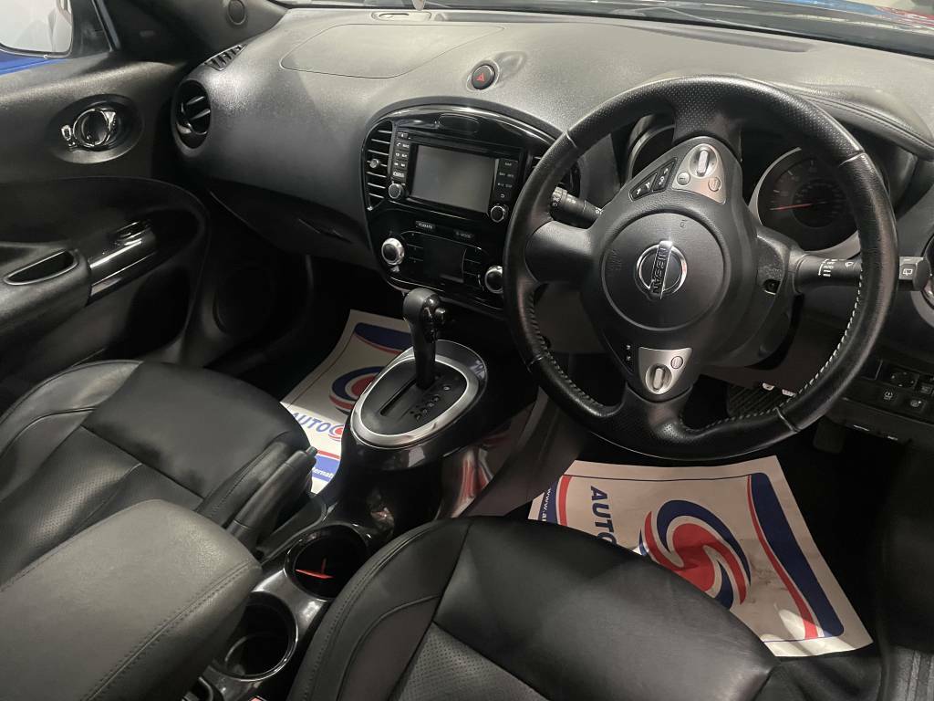 Nissan Juke Hatchback 1.6 Tekna Black #3