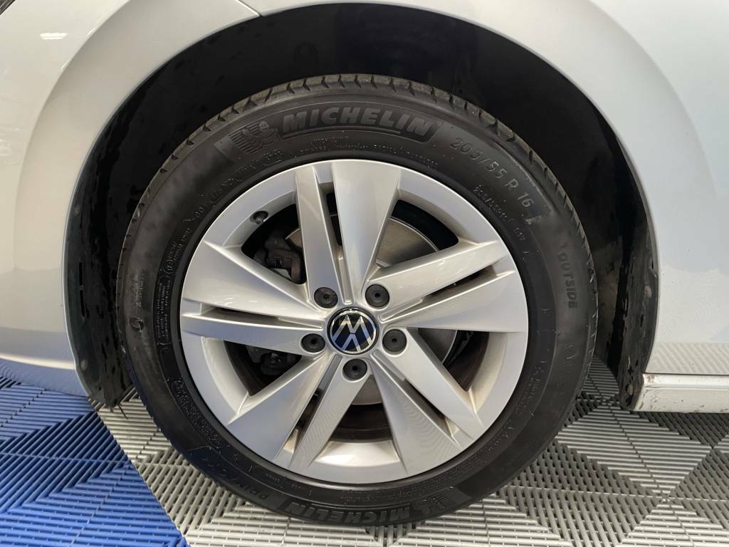 Volkswagen Golf Hatchback 1.5 Tsi 150 Life Silver #5