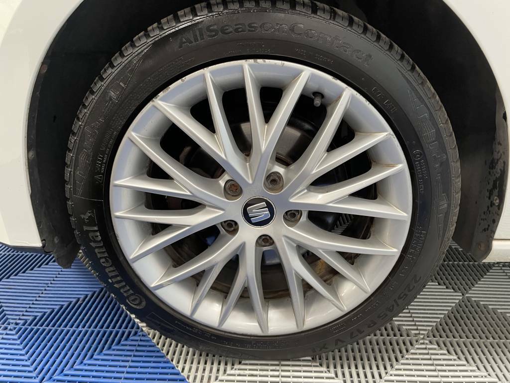 Seat Leon Hatchback 1.2 Tsi Se Dynamic Technology White #5