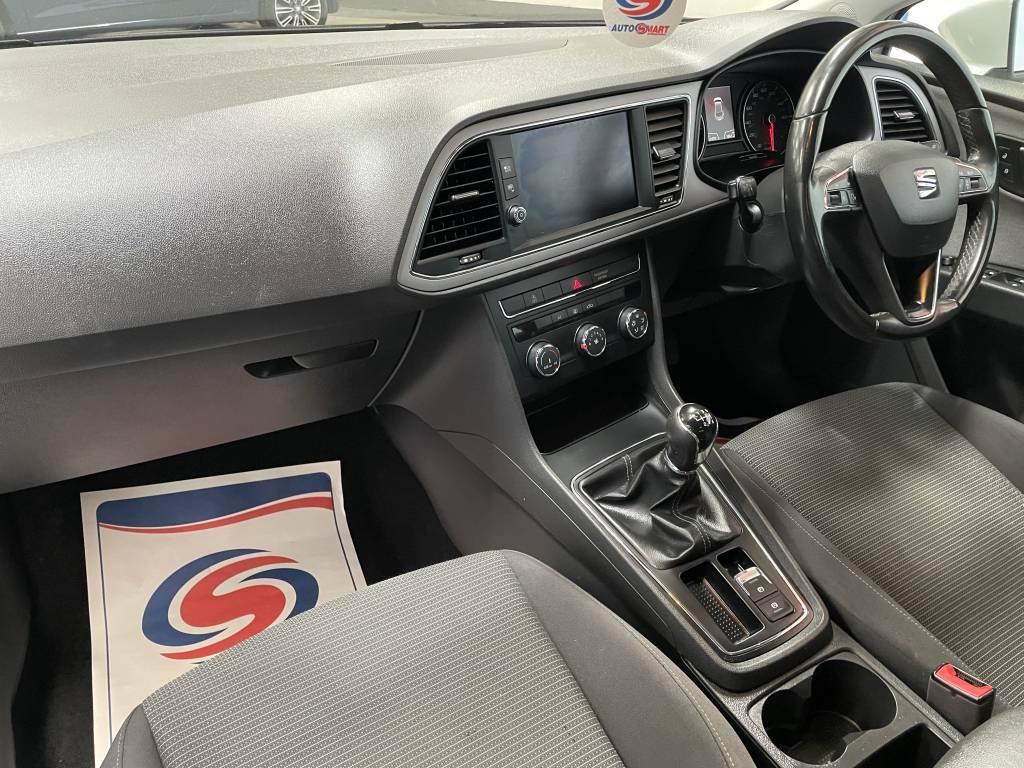 Seat Leon Hatchback 1.2 Tsi Se Dynamic Technology White #4