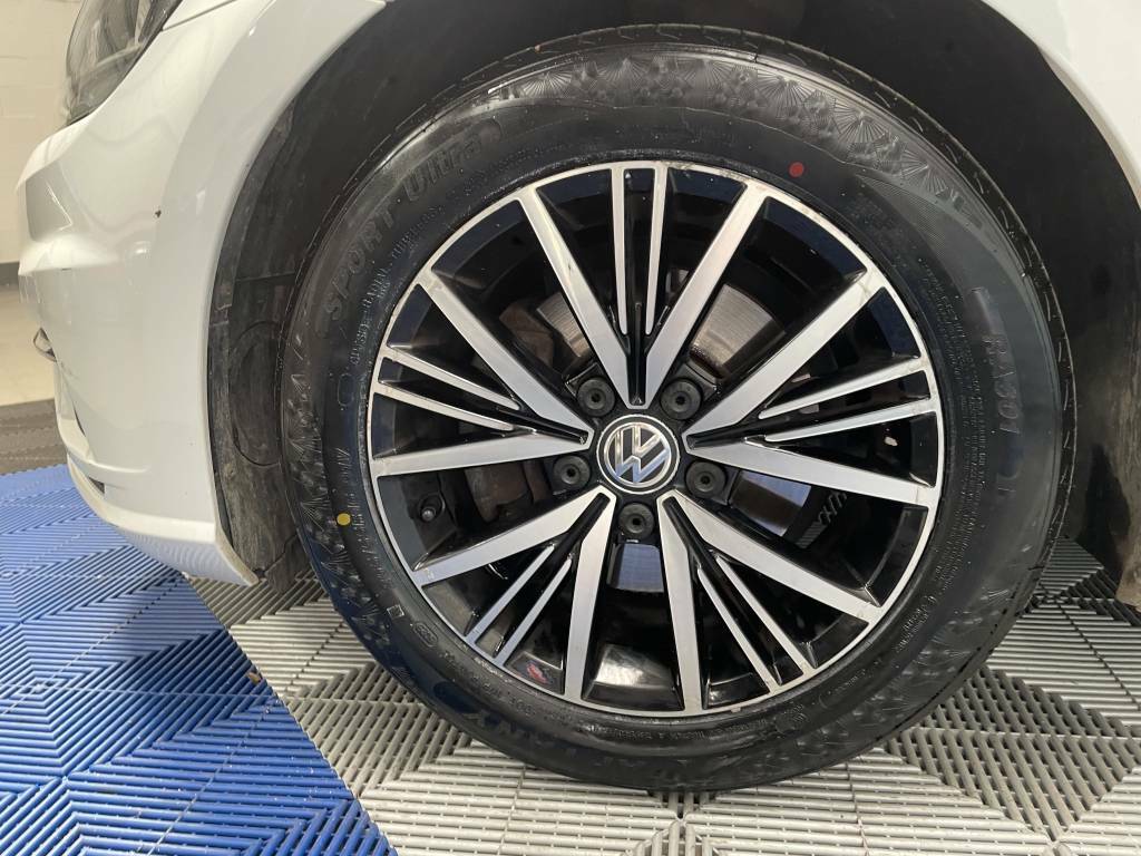 Volkswagen Golf Hatchback 1.5 Tsi Evo Se White #5