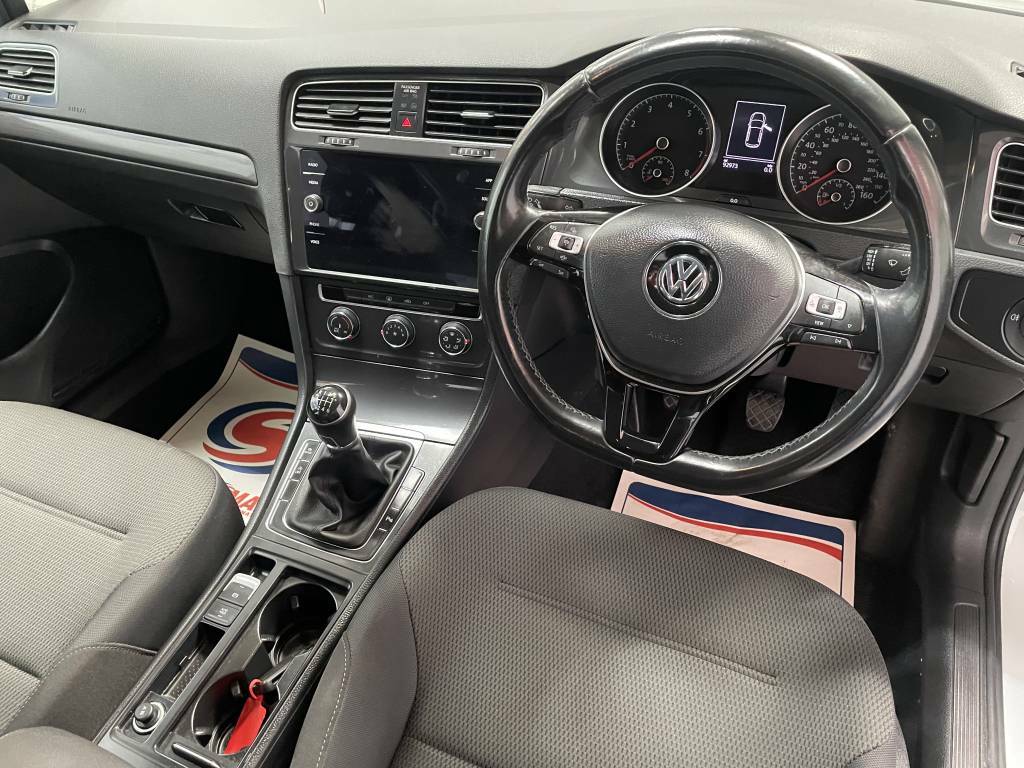 Volkswagen Golf Hatchback 1.5 Tsi Evo Se White #4