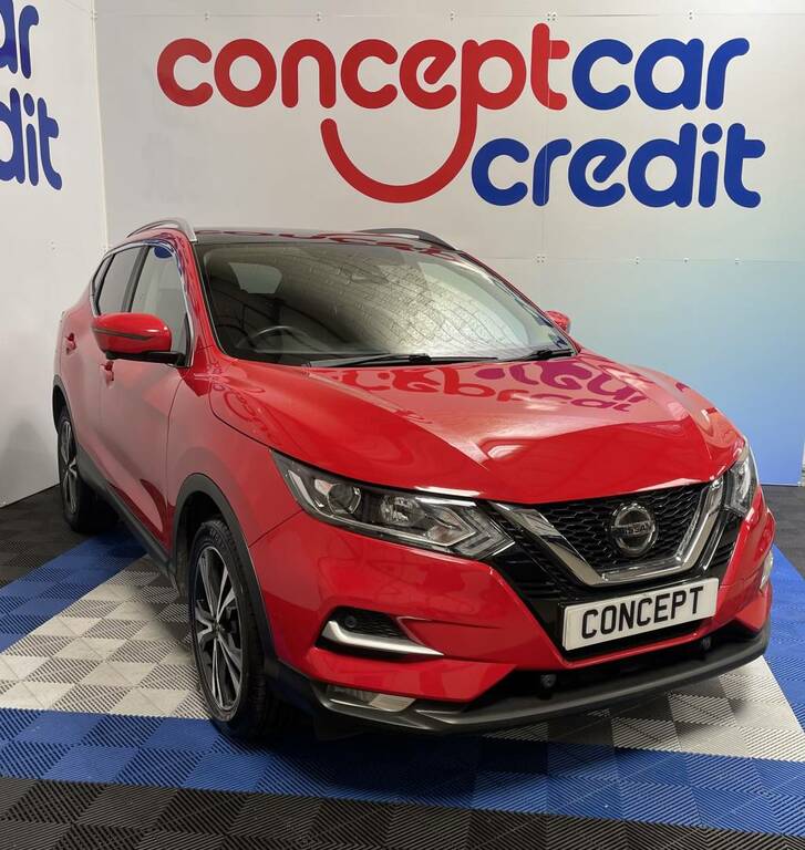 Nissan Qashqai Hatchback Red #2