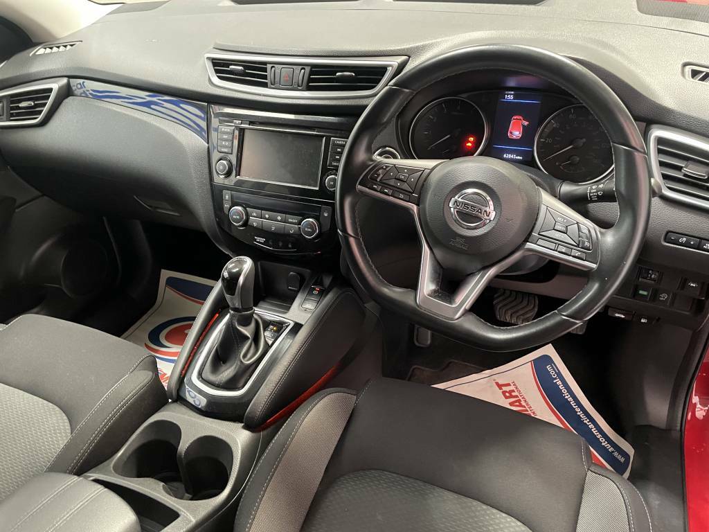 Nissan Qashqai Hatchback Red #4