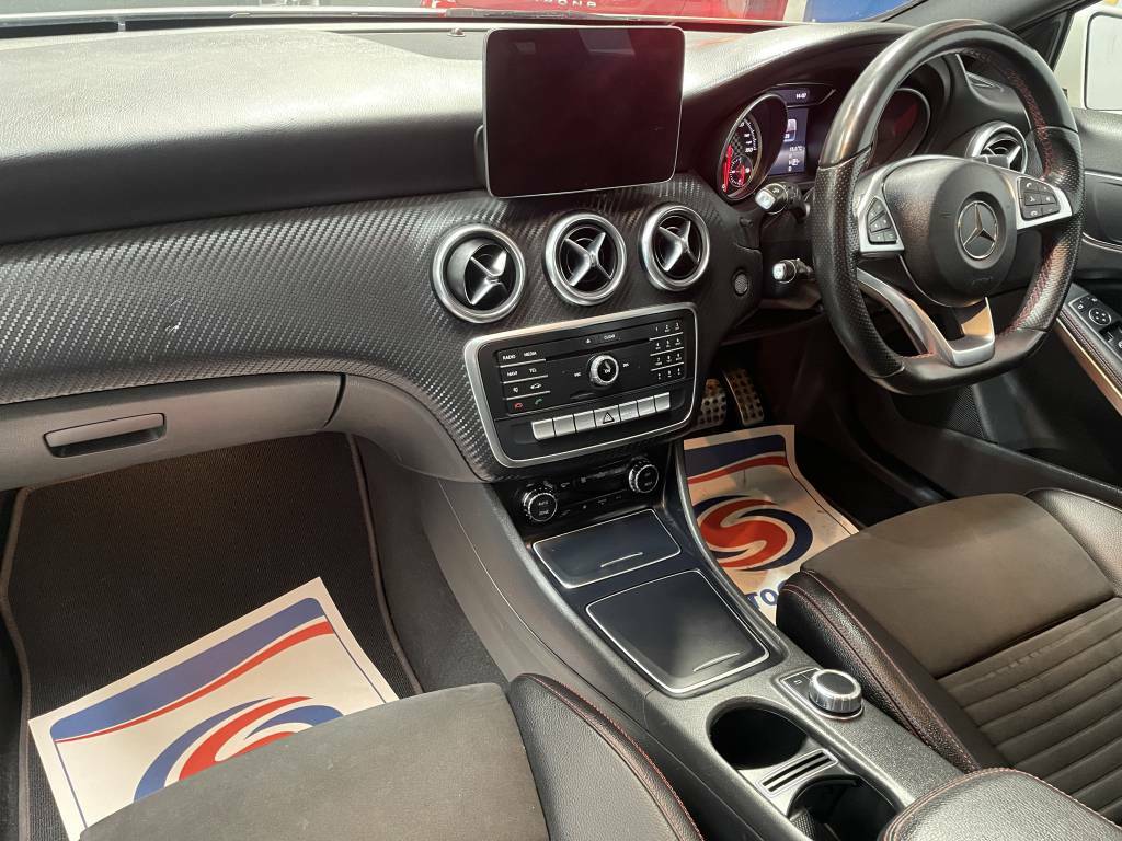 Mercedes-Benz A Class Hatchback A180 Amg Line White #3
